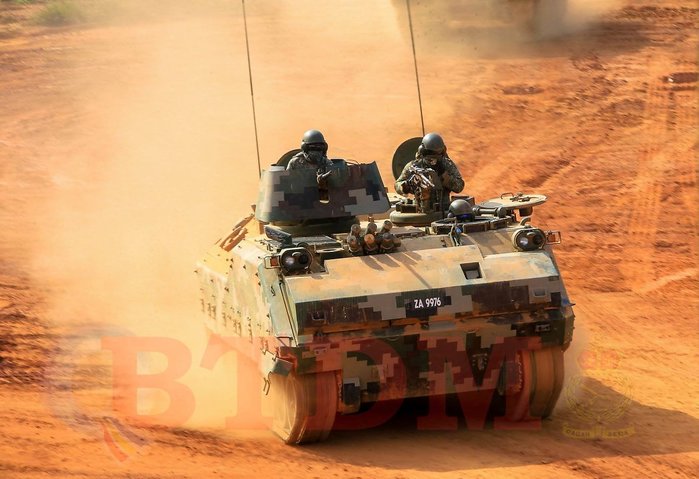 말레이시아군은 1993년 K200 장갑차 42대를 대한민국의 대우중공업으로부터 도입했다. <출처: BTDM Online>
