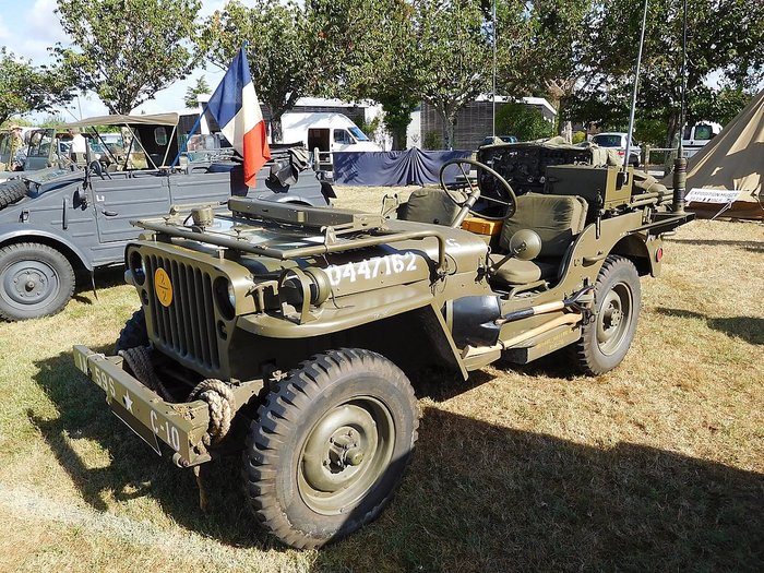 프랑스군이 제2차 세계대전 직후부터 운용했던 호키치스 M201 전술차량 <출처 (cc) Cjp24 at wikimedia.org>