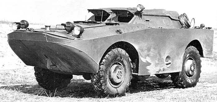 차체 위가 뚫려 있어 소프트 캔버스로 덮인 BRDM-1 obr.1957 <출처 : krasnayazvezda.com>