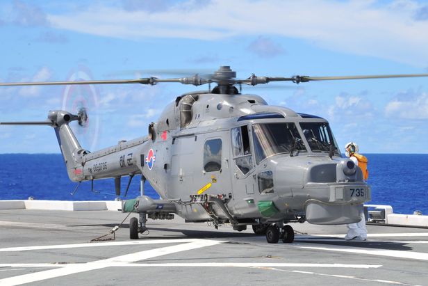 최근 괌 인근에서 실시된 한미일호주 연합훈련에서 일 헬기항모 이세함에 처음으로 착함한 해군 링스헬기. 태극 마크가 선명하다. /일 해상자위대 홈페이지 캡쳐