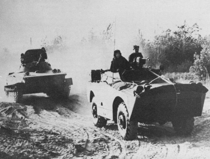 기관총 운용 시 사수의 상체가 노출되는 BRDM-1 <출처 : krasnayazvezda.com>