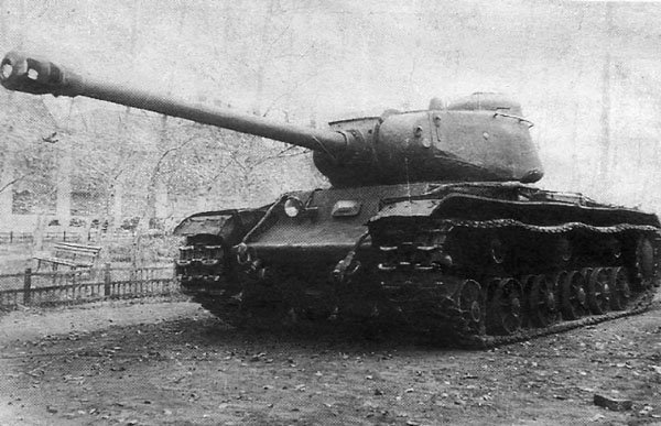 D-25T 주포 장착형 KV-122 < 출처 : Public Domain >