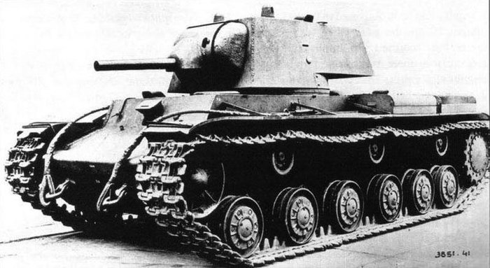 KV-1 M1939 < 출처 : Public Domain >