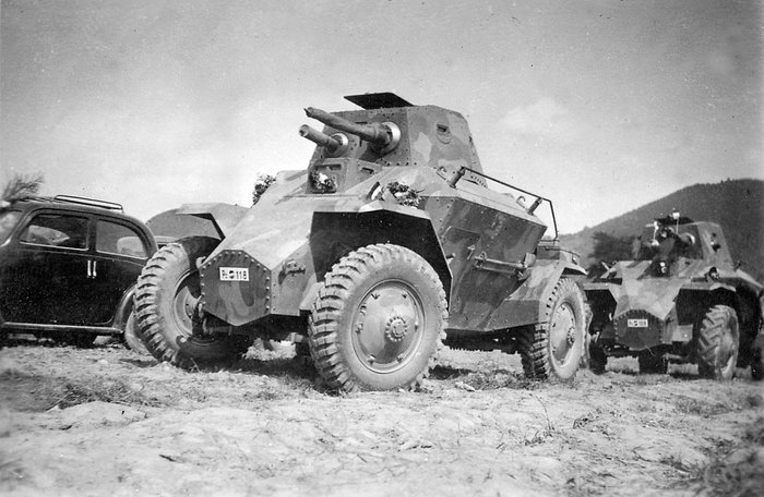헝가리가 1939년부터 운용한 M39 처버 차륜형 장갑차 <출처 (cc) Csorba Dániel at wikimedia.org>