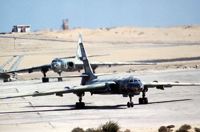 이집트 공군의 Tu-16. 이외 인도네시아, 이라크 등에서도 운용했다. < 출처 : Public Domain >