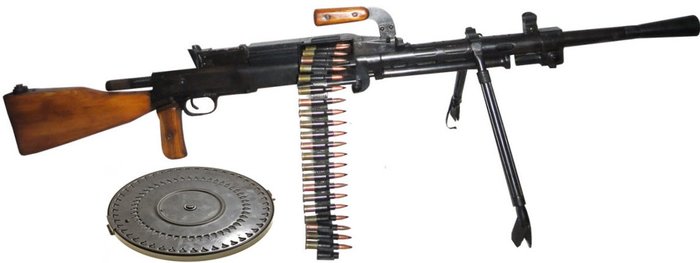 2차대전 직후 배치된 RP-46 기관총은 DP의 개량형에 불과했으며, 범용기관총으로서는 성능이 부족했다. <출처: Public Domain>