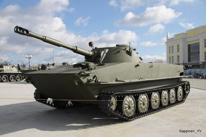 BTR-50의 기반이 된 PT-76 수륙양용경전차 < 출처 : (cc) Владимир Саппинен at Wikimedia.org >