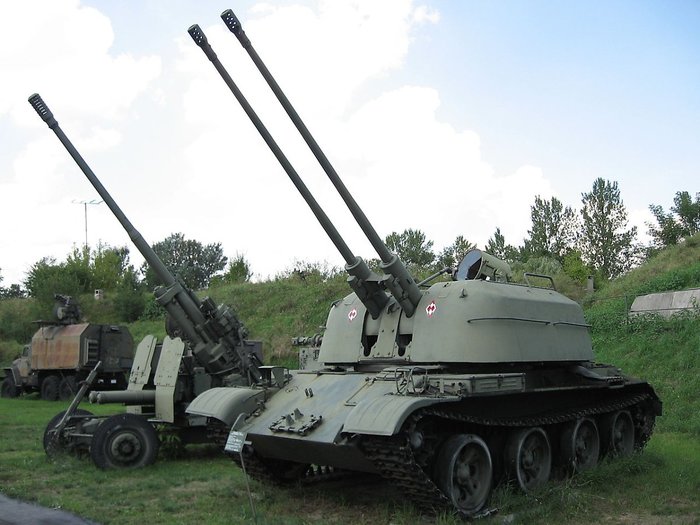 바르샤바 인근 박물관에 전시된 폴란드군이 운용했던 ZSU-57-2 <출처 (cc) SuperTank17 at wikimedia.org>