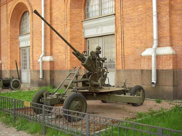 제2차 세계대전 당시 소련군이 운용했던 61K 37mm 견인식 대공포 <출처 : Public Domain>