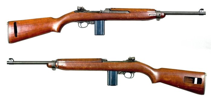 M1 카빈은 제2차 대전 당시에 미군이 보조용으로 사용한 반자동소총이다. 이후 한국전쟁, 베트남전쟁 등에서도 활약했으나 돌격소총에 밀려 퇴출되었다. < 출처 : Public Domain >