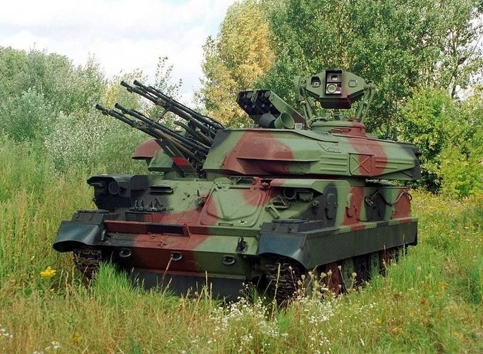 폴란드가 신형 광학 조준 시스템과 그롬 MANPADS를 장착하여 현대화한 ZSU-23-4MP 비아라 <출처 : reddit.com>
