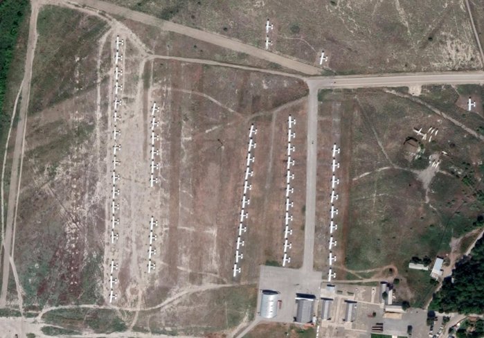 아제르바이잔 예블라흐(Yevlakh) 공항에 정렬된 62대의 An-2기 <출처: Defense Blog>