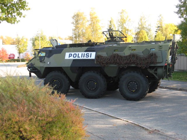 핀란드 경찰용 XA-180 POLIISI <출처 : forums.eugensystems.com>