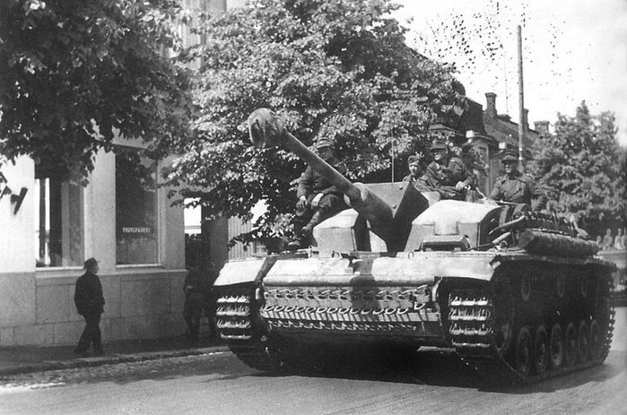 StuG III Ausf. F < 출처 : Public Domain >