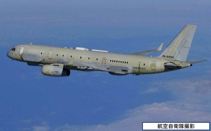 2012년 12월 일본의 항공자위대 F-15에서 포착한 Tu-214R 1호기 <출처: 일본 방위성>