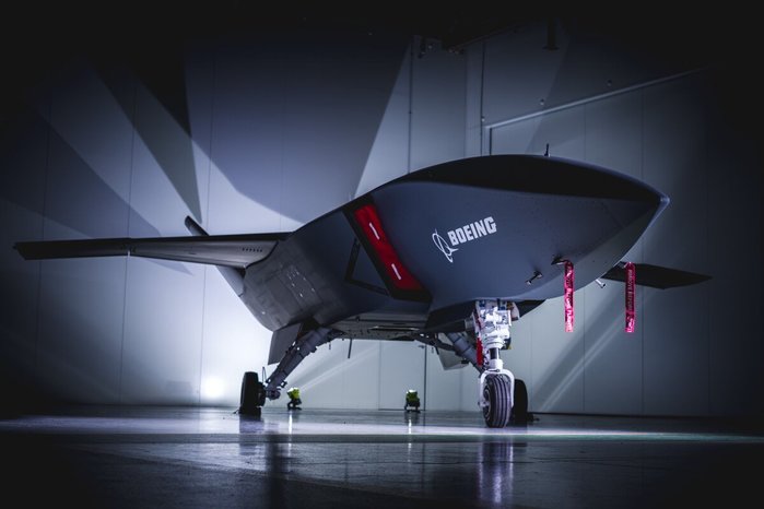 2020년 5월 호주공군용 XQ-58A 발키리의 롤아웃 장면 <출처: Boeing>