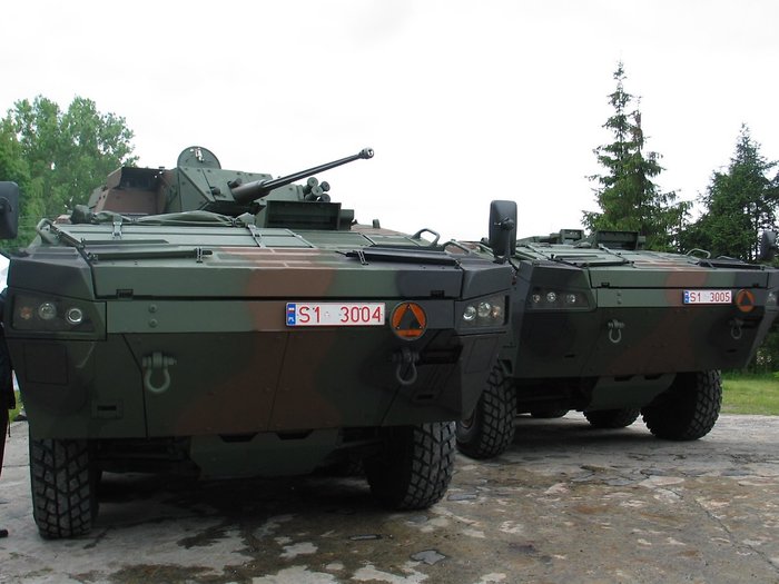 AMV 계열 차량을 가장 많이 운용하는 폴란드 육군의 KTO 로소마크 APC <출처 : fighting-vehicles.com>