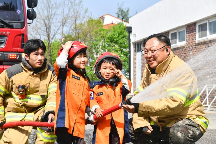 국방일보 - BEMIL 군사세계 공군19전비, 어린이 눈높이로 불장난 위험 알려요