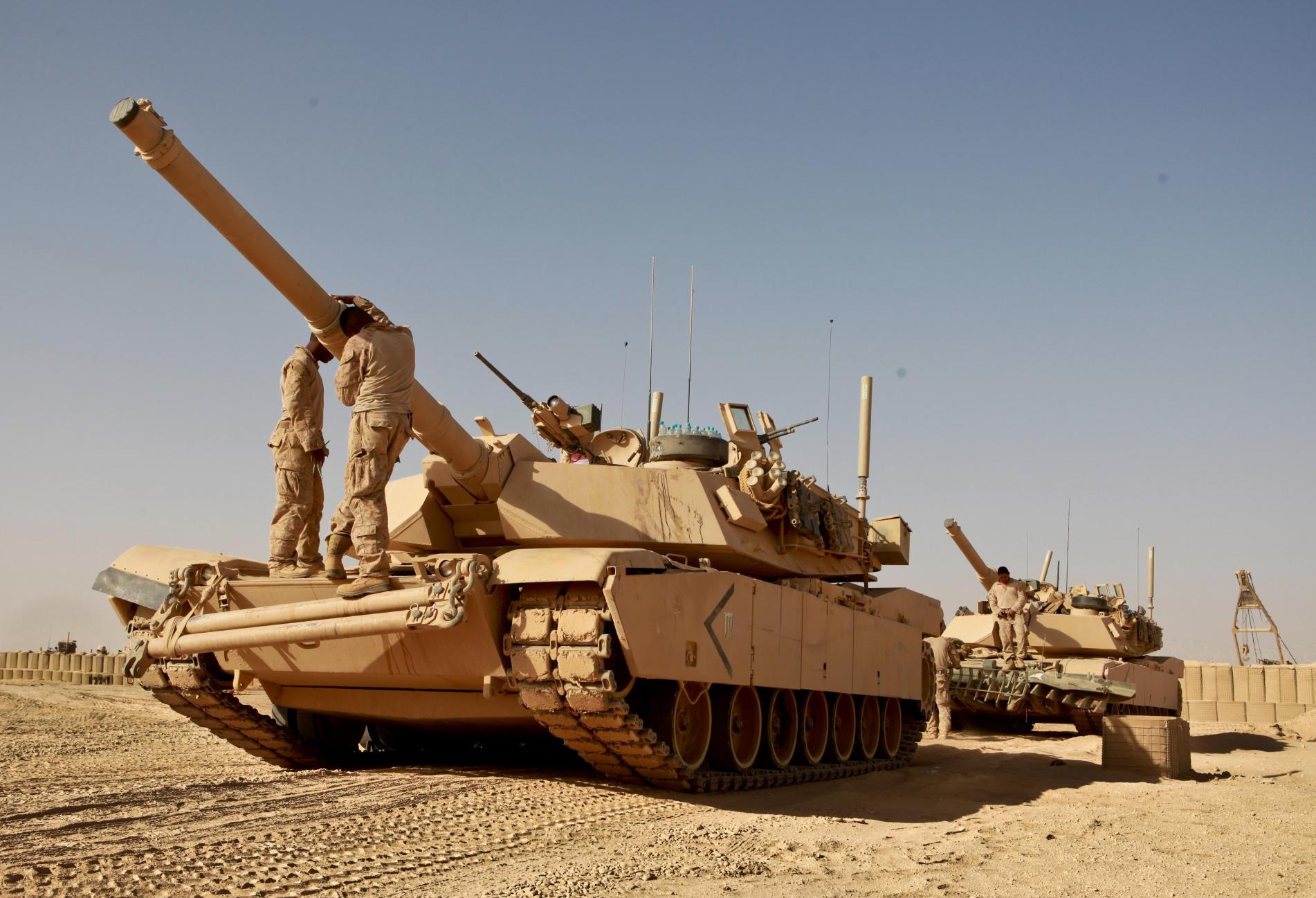 Combat c. Танк m1a1 Abrams. Танк м1 Абрамс. Танк м1а1"Абрамс"в Ираке. Танк США Абрамс.