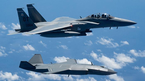 2023�� 9�� �̱� Ķ�����Ͼ� ������� �������� ������� F-16 �� �밡 ���� �������� ������. �� ��� �����, �ٸ� �� ��� �ΰ�����(AI)�� �������� �����. 