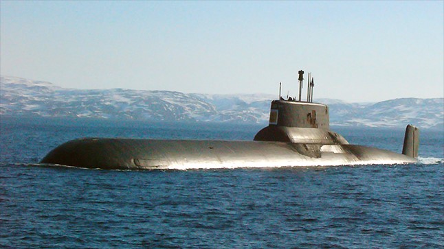 소련도 최초의 고체연료 SLBM인 R-39 미사일 20발을 탑재하는 타이푼급을 역시 1981년부터 배치했다. 타이푼은 무려 4만8천톤의 배수량을 자랑하여 역사상 가장 큰 잠수함으로 기록된다. 