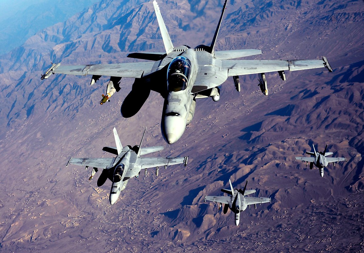영화 '탑건: 매버릭'의 주역 전투기 F/A-18 E/F 슈퍼 호넷
