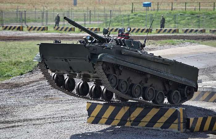    BMP-3 <ó: (cc) Vitaly V. Kuzmin at wikimedia.org>