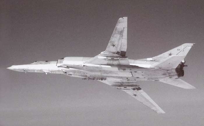Tu-22M2 <ó: (cc) Aeroprints.com at wikimedia.org>