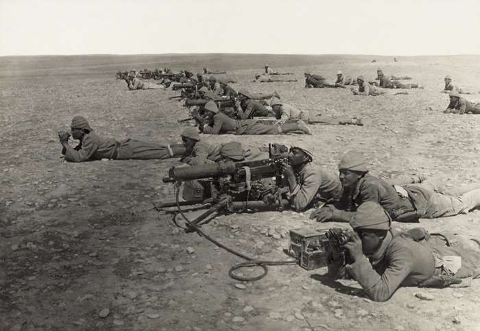 제1차 세계대전에서 연합군과 동맹군이 모두 맥심 기관총을 사용하면서 전쟁터는 피바다로 바뀌었다. <출처: Public Domain>
