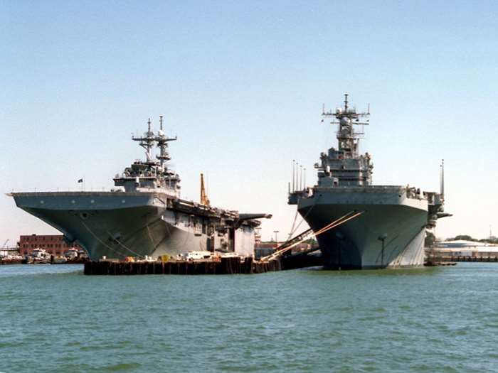  ر (Norfolk)    ͽ  1 ͽ (USS Wasp, LHD-1)() .  Ÿͱ  2  (USS Saipan, LHA-2) Ը ξ Ŀ   ִ. <ó:  ر>
