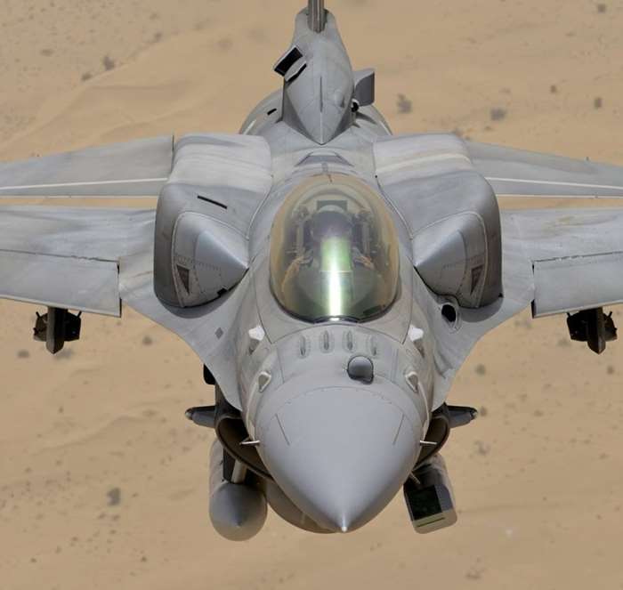ƶ̸Ʈ(UAE)  F-16E  60 <ó:  ƾ>
