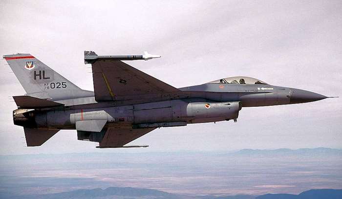 F-16A  5 <ó:  >