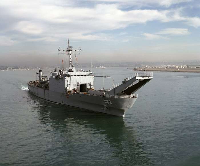  ر Դ   𿡰    ǿ(USS Peoria, LST-1183)  . Ʈ  ū Ư¡ Լ  Ȯ  ִ. <ó :  ر>