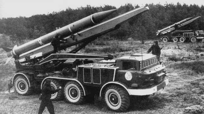 FROG-7 지대지 로켓의 운반체로도 사용된 ZiL-135 대형 트럭 <출처: Public Domain>