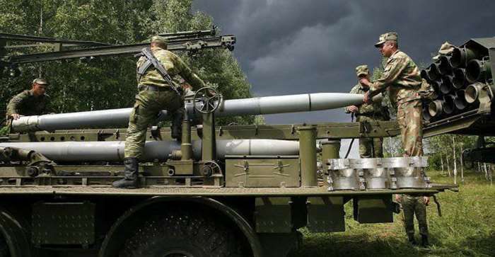 BM-27은 220mm 로켓탄을 채용하여 사거리가 최대 35km에 이른다. <출처: topwar.ru>