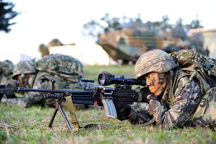 한국군이 채용한 K3도 M249 미니미 계열로 볼 수 있다. <출처: 미 국방부>