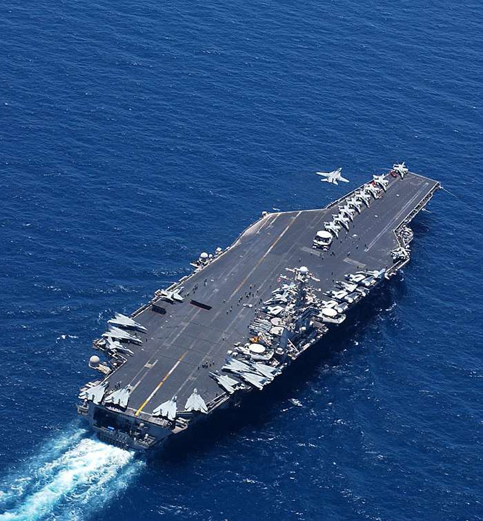 ̶ũ     (USS George Washington, CVN-73) ϰ ִ  7  Ҽ F-14 . <ó:  /Petty Officer 2nd Class Summer Anderson>