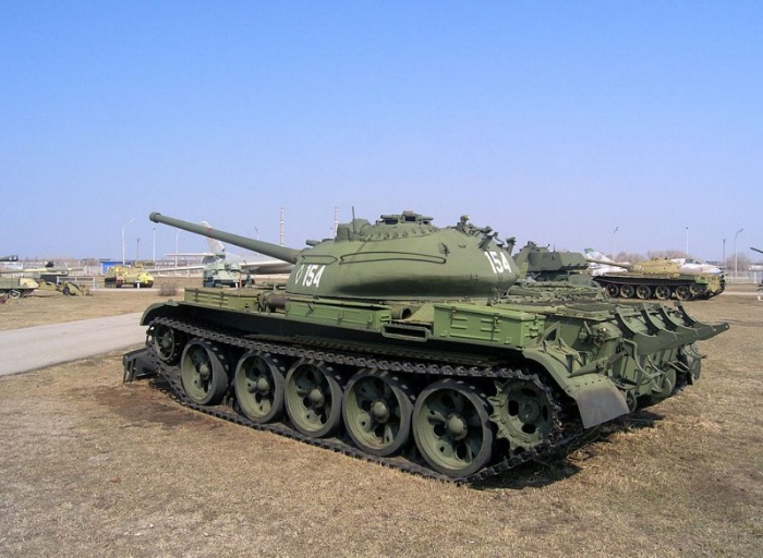 T-54-2 <ó: (cc) ShinePhantom at Wikipedia.org>