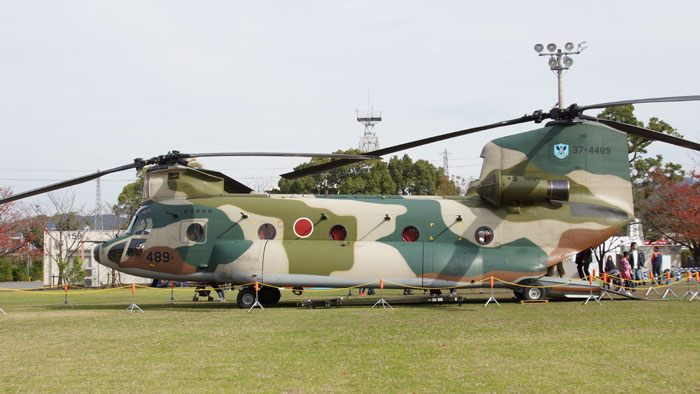  Ĺ η ̰ ٸ CH-47 .  Ϻ װ Ҽ CH-47JA <ó (cc) Hunini at wikimedia.org>