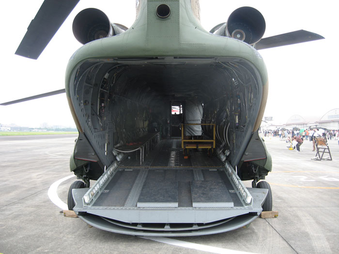  ¸  CH-47 ︮ ĳ  <ó (cc) Vantey at wikimedia.org>