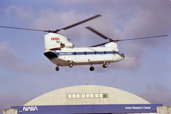 翡  ӴǾ   CH-47B <ó (cc) NASA at wikimedia.org>