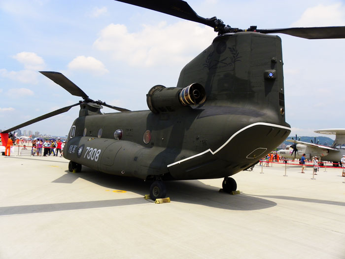 ü   ȭ CH-47SD ︮.  븸  Ҽ ü <ó (cc)  at wikimedia.org>