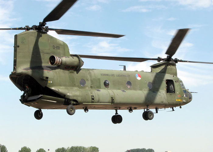 ״  Ҽ CH-47D ︮ <ó (cc) Arpingstone at wikimedia.org>