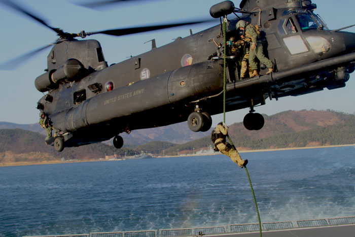   MH-47G нƮ  ر ̺  <ó DoD photo by Sgt. Aaron Rognstad, U.S. Army/Released>