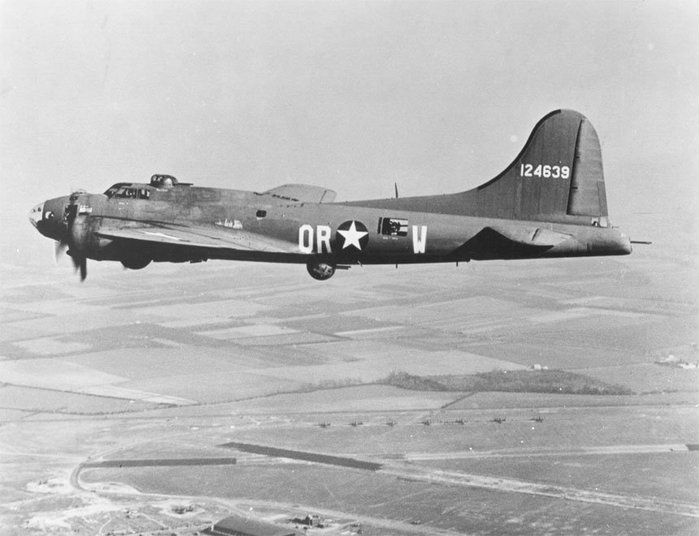 무인기로 개조된 B-17 폭격기 <출처 : USAAF>