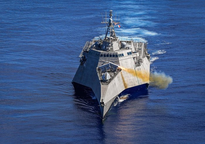 수상전, 대잠함전, 기뢰전, 정보･감시･정찰 등 다양한 임무를 수행할 수 있는 무인전력이 탑재된 미 해군의 연안전투함 <출처: Breaking Defense>