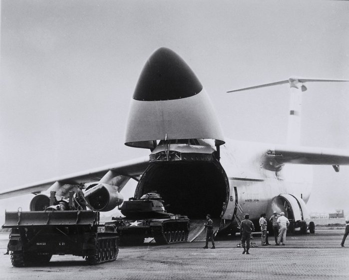 C-5 수송기는 베트남전에 투입되면서 최초로 실전을 경험했다. <출처: 미 국방부>
