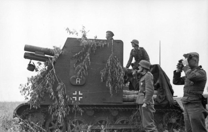 15cm sIG 33 (Sf) auf Panzerkampfwagen I Ausf B < 출처 : Public Domain >