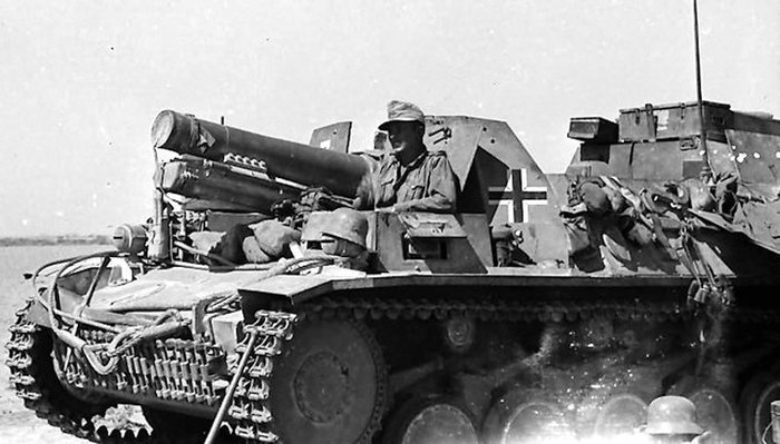 개조된 2호 전차 차체에 15cm sIG 33 보병포를 장착한 2호 자주보병포 비존(Bison) < 출처 : Public Domain >