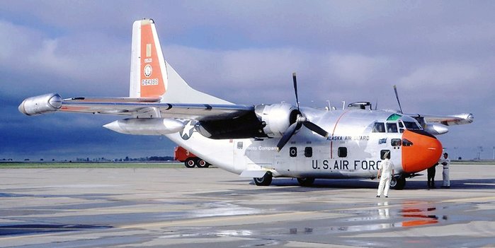 윙팁에 J44 부스터 엔진을 장착한 C-123J <출처: Public Domain>